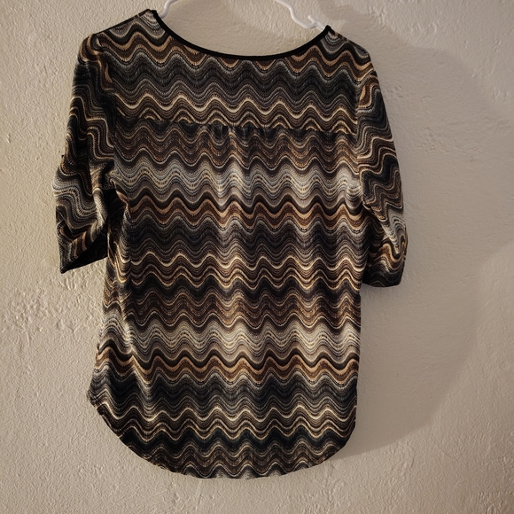 Women's Multicolor Zigzag Top - Picture 9 of 11